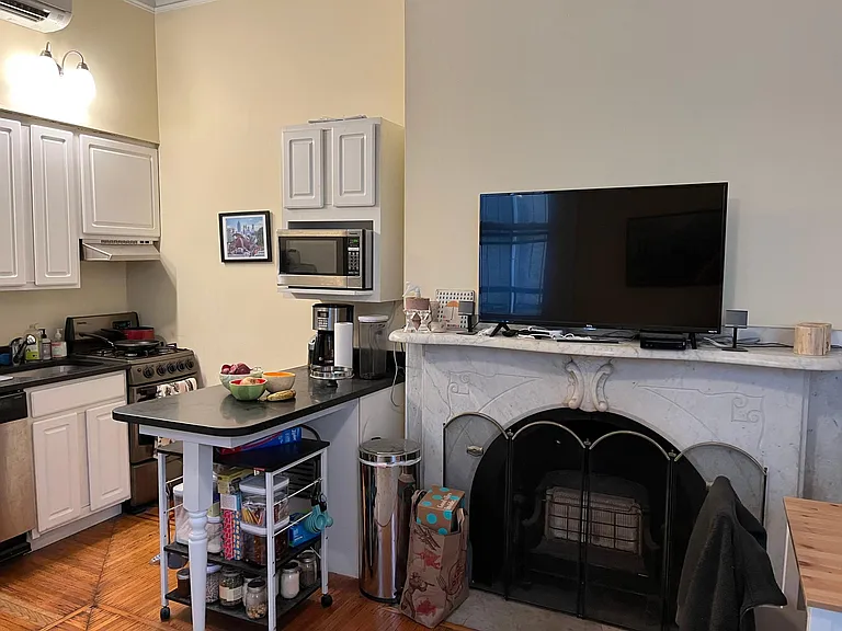 1809 Pine St #2R — Photo 4