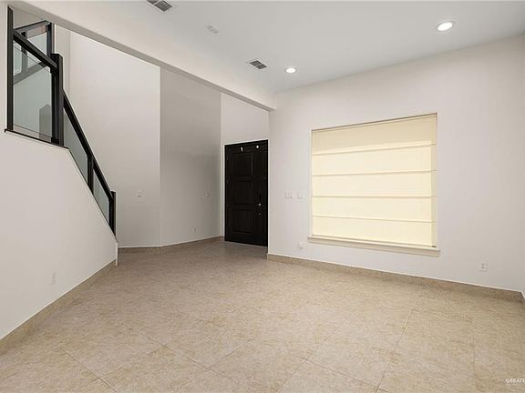 3rd image of 2425 Summer Breeze Rd