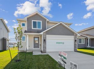 711 NE Meadow Landing Dr, Ankeny, IA 50021