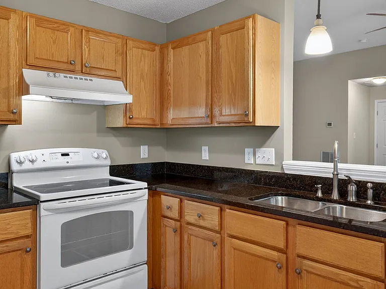 6804 Broome Bay Ct — Photo 26