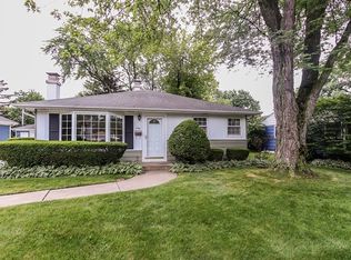 2306 Bluebird Ln, Rolling Meadows, IL 60008