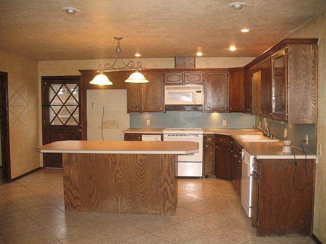 2nd image of 3329 Osage Dr