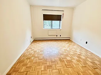 Rented by Papp Realty