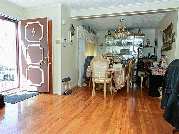 4th image of 117 Fairmount St