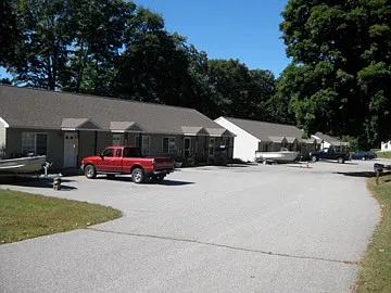 129 Falls Rd E #3 Photo 1 129 Falls Rd E #3 Photo 1