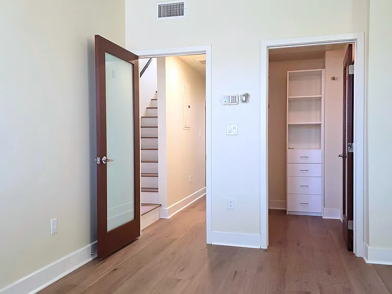 1744 Granville Ave #106 — Photo 9