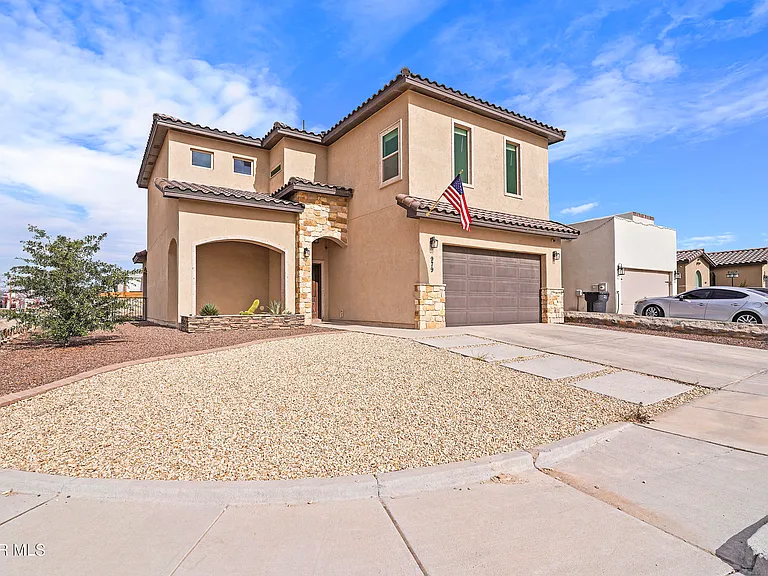 979 Airship Pl — Photo 3