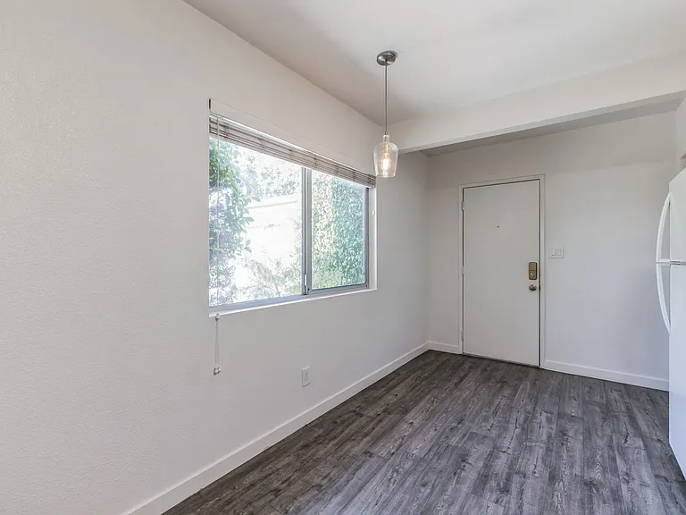 588 E. Mel Avenue - Hermosa Palms — Photo 25