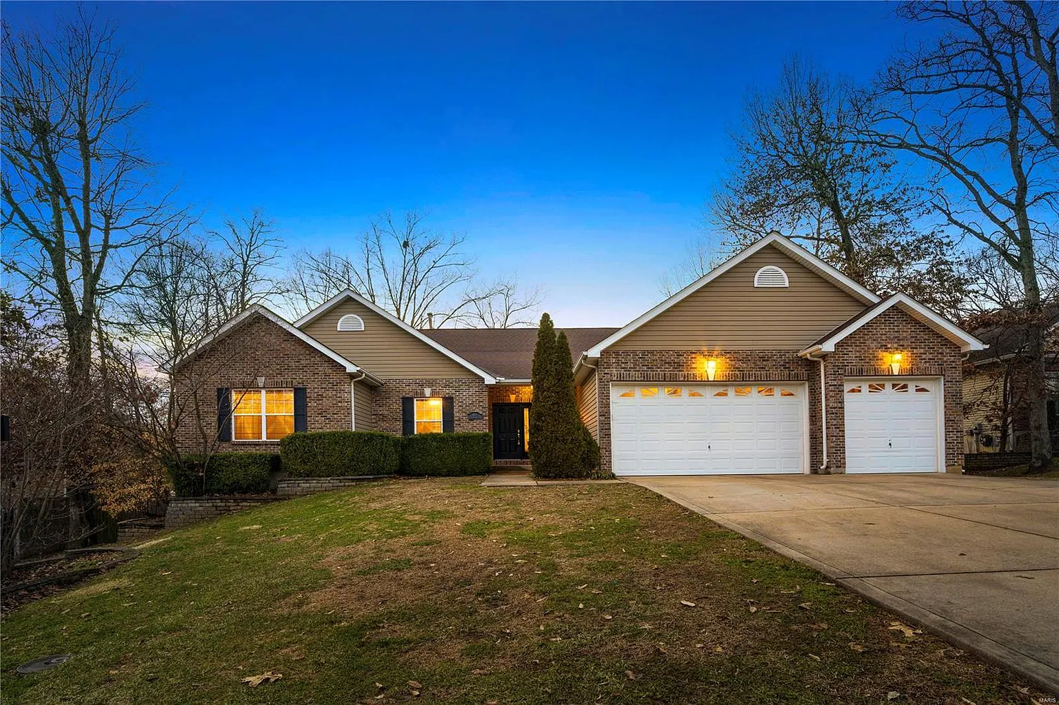 533 Jackson Way photo 1
