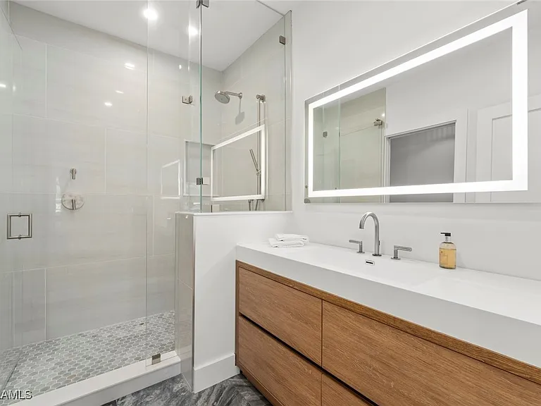 1146 Golden Olive Ct — Photo 10