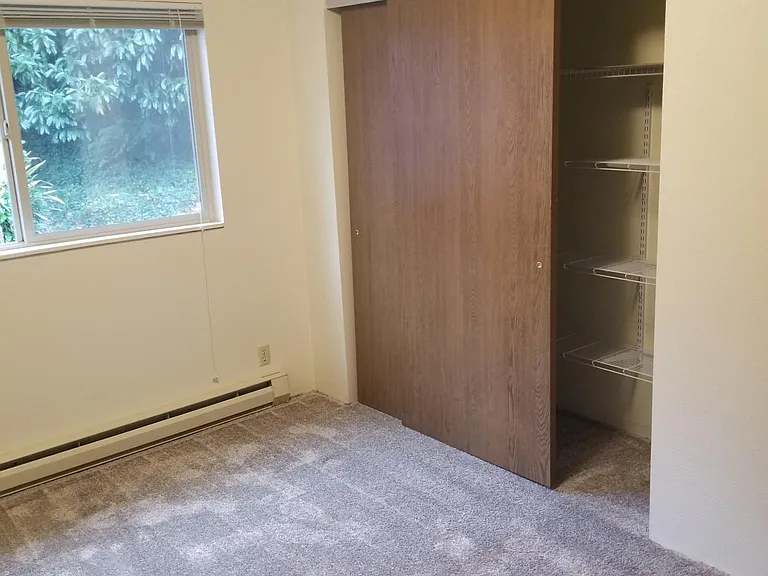 824 Broadway Ave #4 — Photo 14