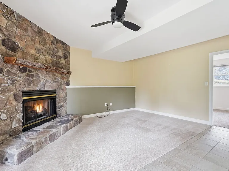 131 Stonedown Ln — Photo 16