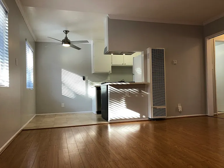 120 Roswell Ave #9 — Photo 1
