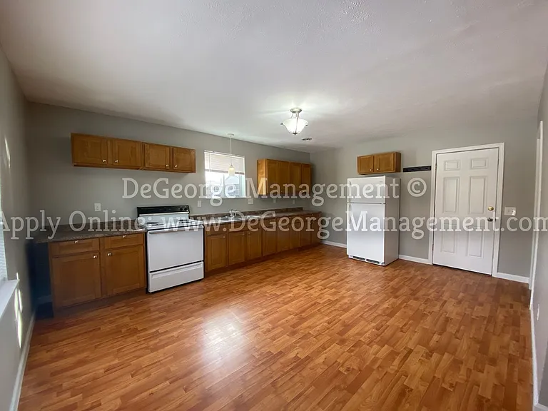 Burdick Estates Apartments — Photo 7