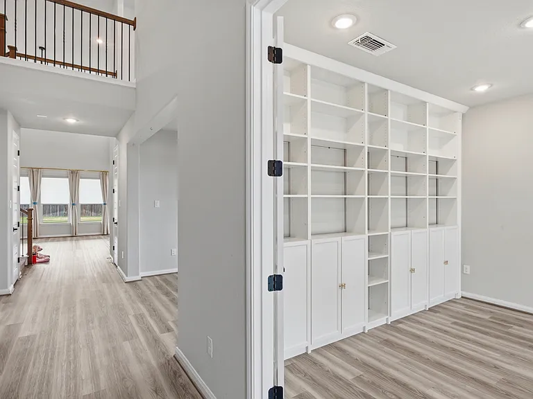 10051 Mulhouse Dr — Photo 5