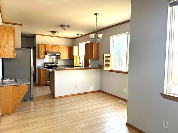5th image of 2213 179th Pl SW