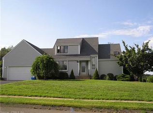 5 Straddle Hl, Wethersfield, CT 06109