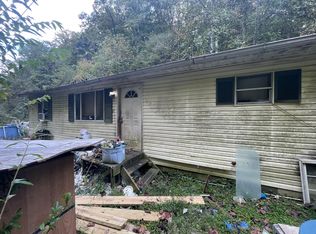 668 Bear Frk, Yawkey, WV 25573