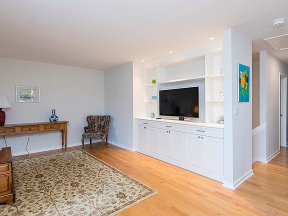4th image of 1321 Sea Elder Ct