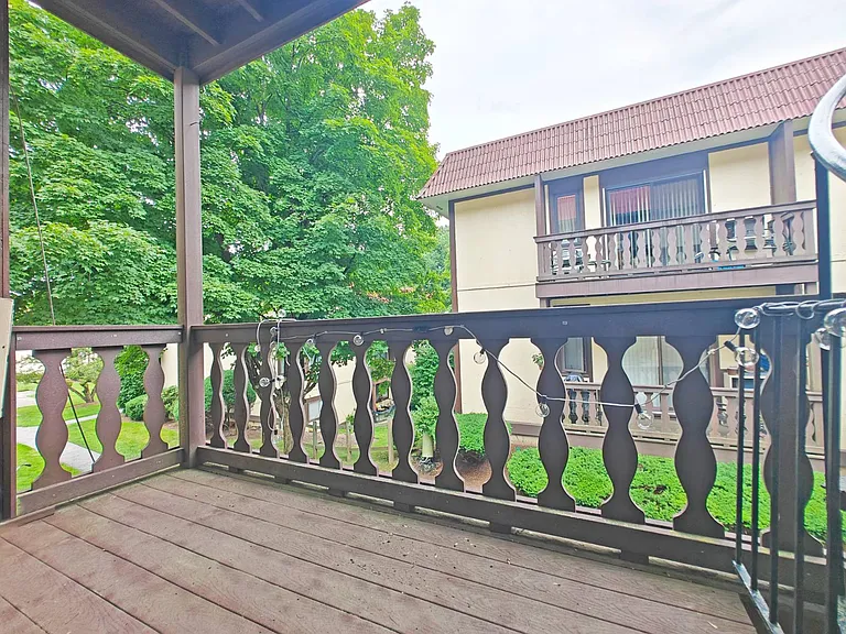 15 Granada Cres #15 — Photo 10