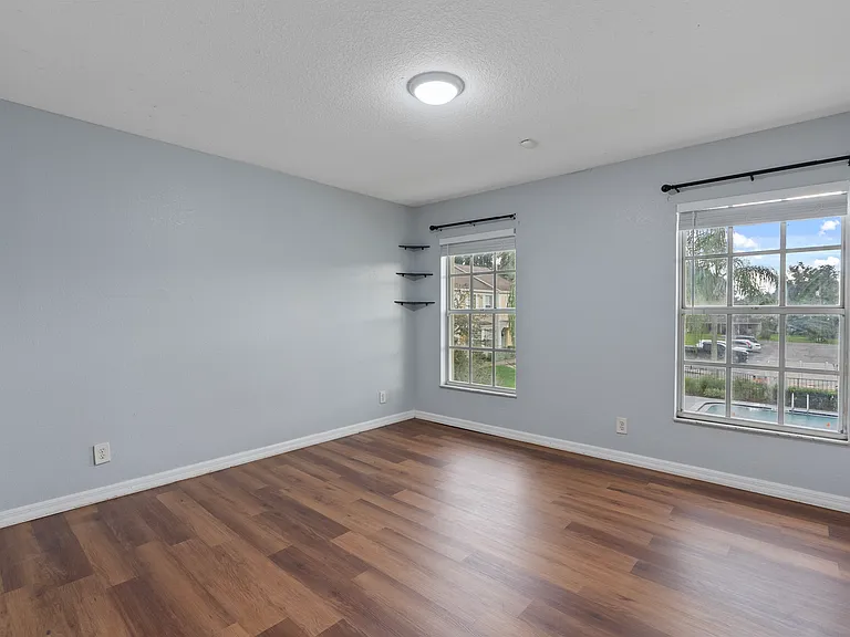 37314 Embassy Park Ln — Photo 15