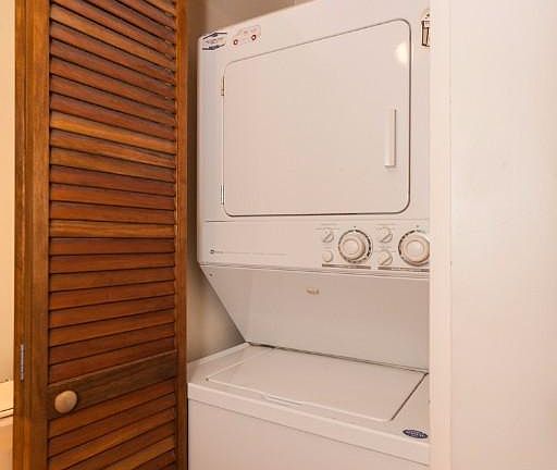 2nd image of 1464 W Carmen Ave #1