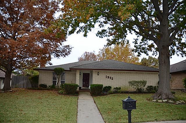 1st image of 1932 Westminster Dr