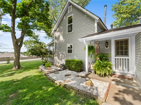 1380 E Main St, Gentry, AR 72734