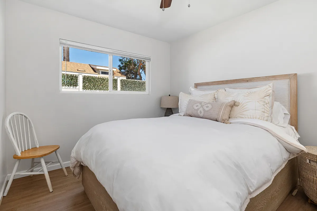 2 bed, 868 sqft, $3,200 — Photo 2