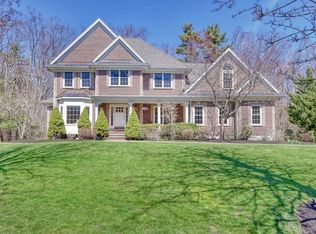 16 Hemlock Ln, Franklin, MA 02038