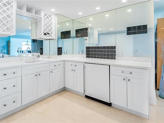 4th image of 101 E Fort Lauderdale Beach Blvd #408