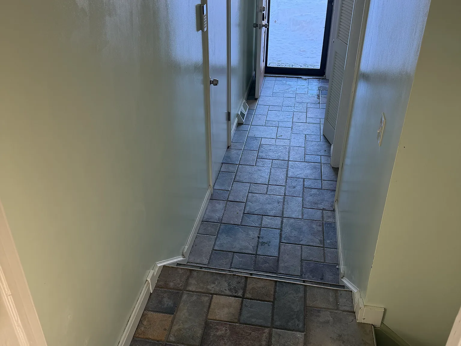 3 bed, 1708 sqft, $2,400 — Photo 4
