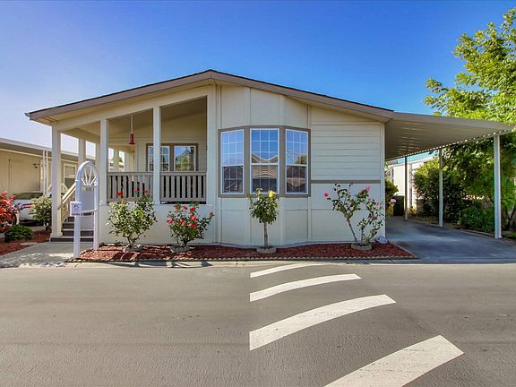 2nd image of 504 Mountain Home Dr
