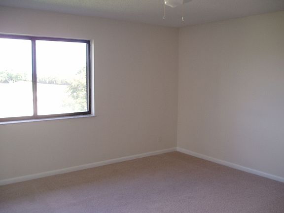 5th image of 5645 Fairway Park Dr APT 201