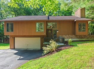 1 Pond Hollow Rd, Averill Park, NY 12018
