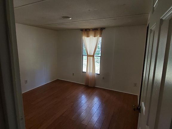 5th image of 638 Cummings Ln