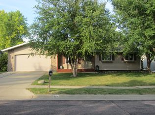 404 Mary Lane, Hartford, SD 57033