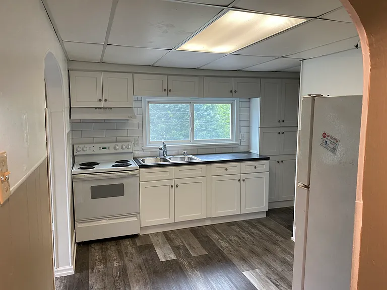 11 Railroad St #4 — Photo 1