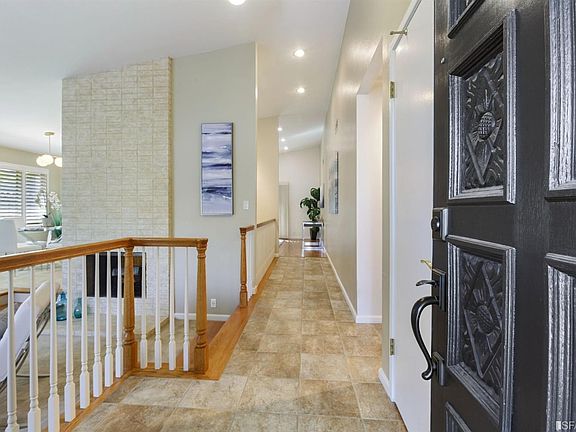 5th image of 203 Pelican Ct