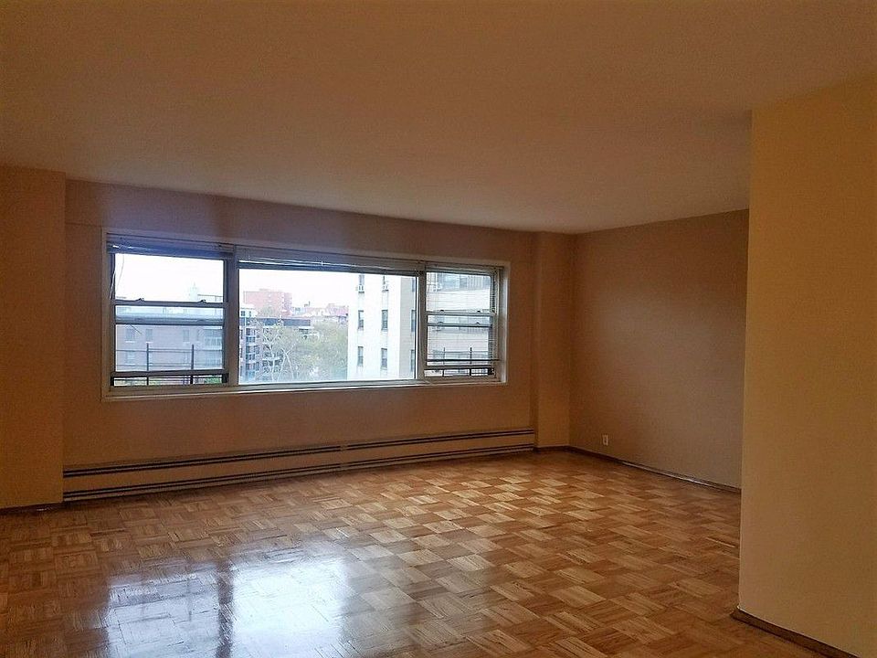 1st image of 4 Fordham Hill Oval APT 5D