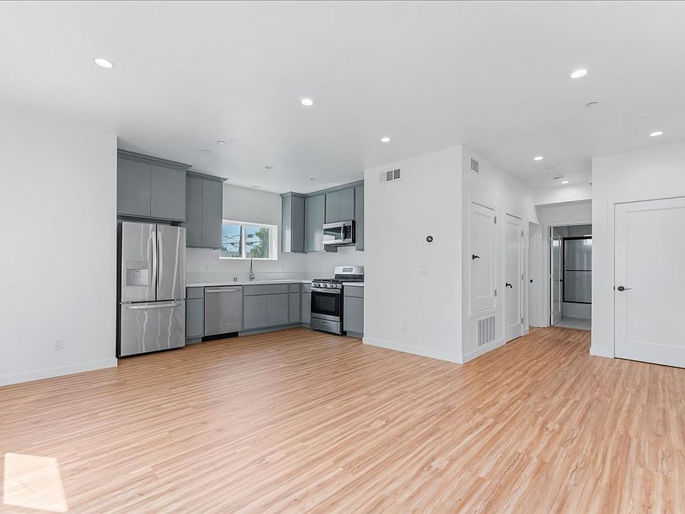 1st image of 4019 W Mont Clair St