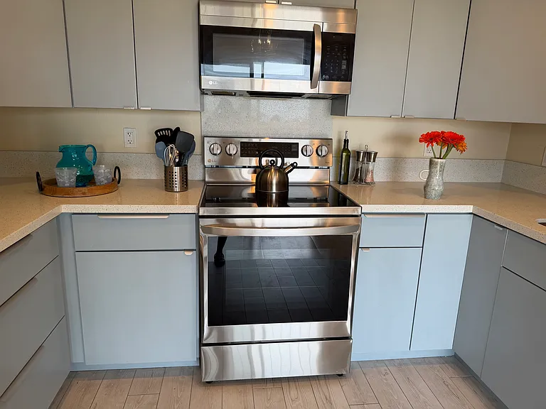 916 Caminito Estrada #C — Photo 11