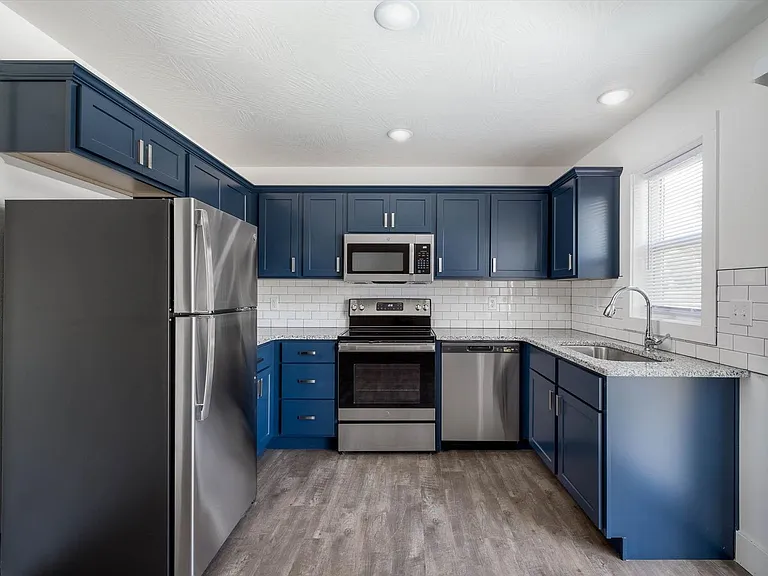 Montclair Point Condominiums — Photo 17