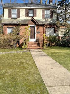 243 Steamboat Road, Great Neck, NY, 11024