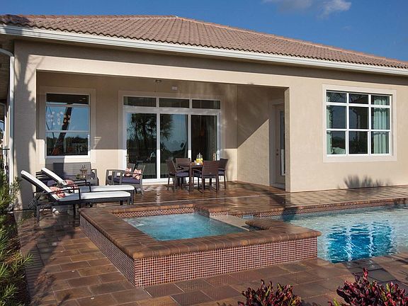 Lago Covered Lanai and Pool