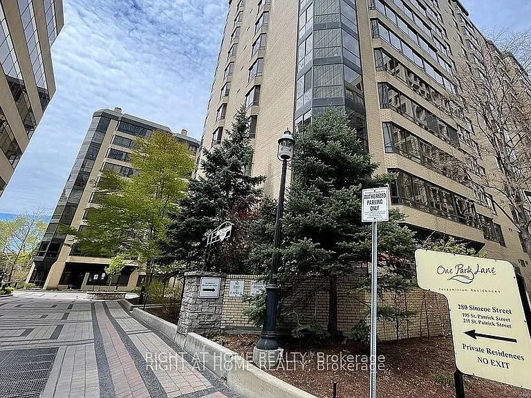 280 Simcoe St #807 — Photo 24