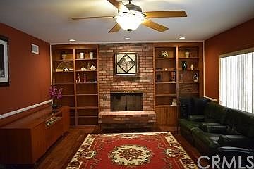 5th image of 2249 E Chevy Chase Dr