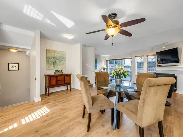 245 W 15th St #103, North Vancouver, BC V7M 1S3