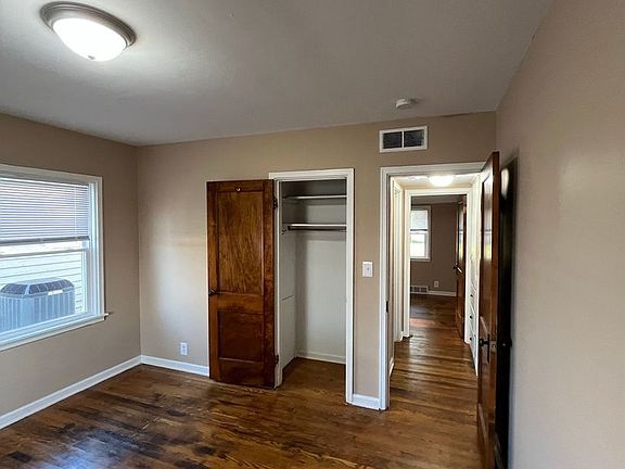 5th image of 2524 Tytus Ave