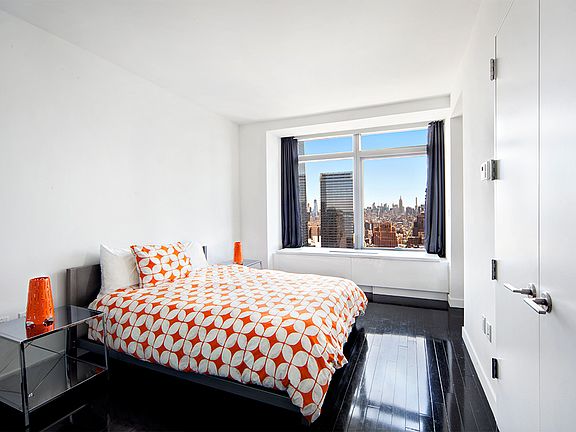 5th image of 123 Washington St APT 52D